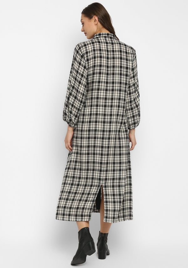 Long Black and White Checked Dress With Pockets and Wooden Buttons