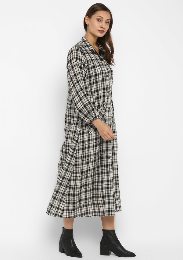 Long Black and White Checked Dress With Pockets and Wooden Buttons